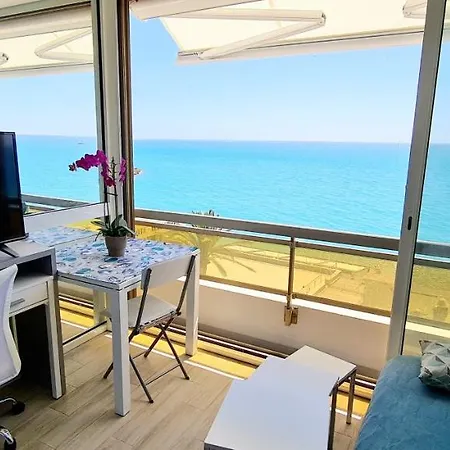 Apartment Evasion Bleue *