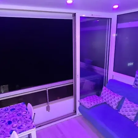 Apartment Evasion Bleue